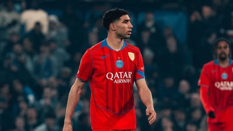 أشرف حكيمي أشرف حكيمي يغيب عن باريس سان جيرمان بسبب الإيقاف