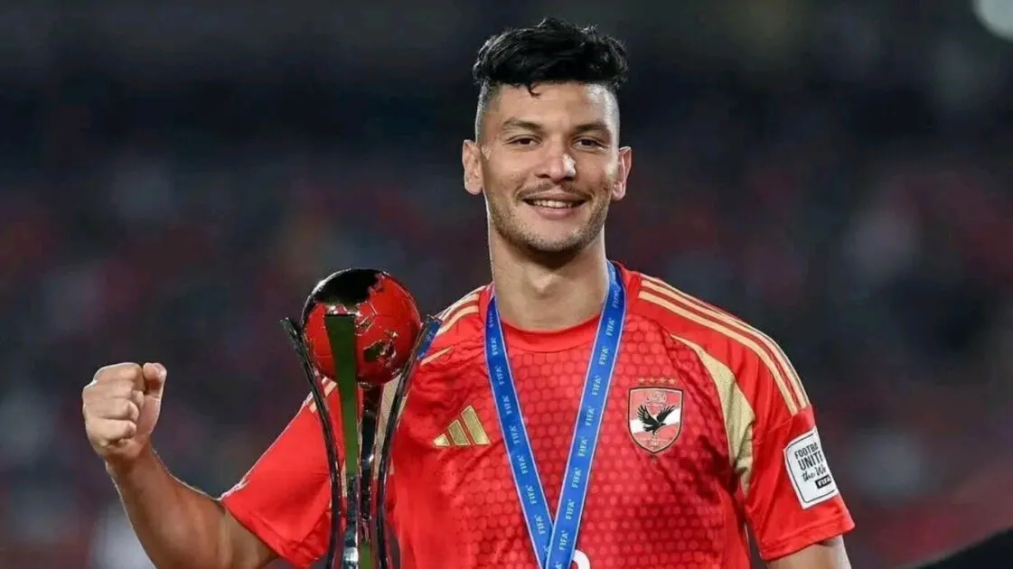 النادي الأهلي المصري يفسخ عقد أشرف داري