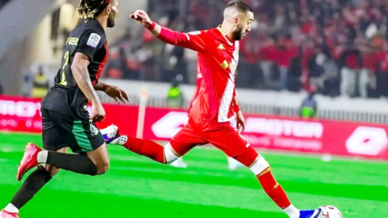 الوداد الرياضي يواجه احتمال غياب نجمه حكيم زياش فترة طويلة