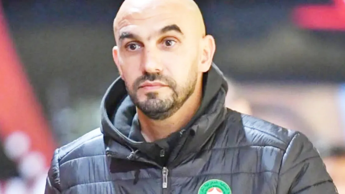 وليد الركراكي بات قريبًا من خوض تجربة تدريبية في الدوري الإنجليزي