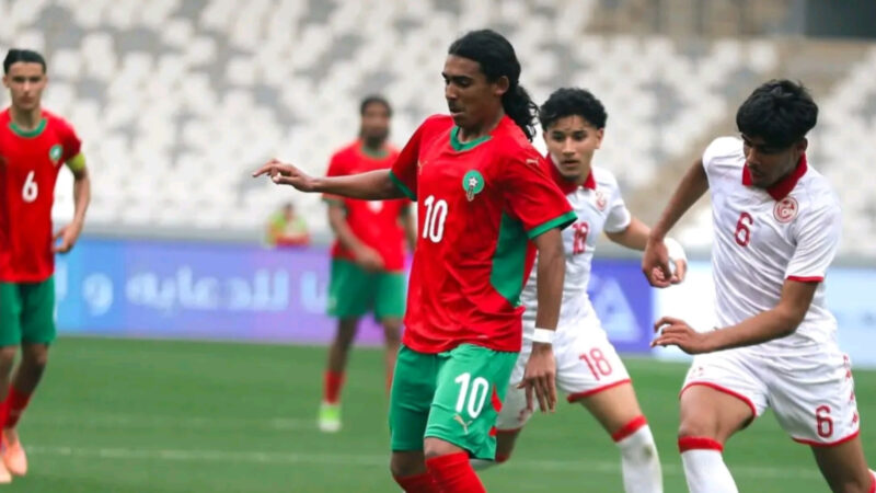 إليان حديدي يلفت الأنظار بقوة مع المنتخب الوطني المغربي