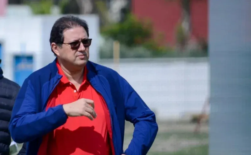 توقف مفاجئ في ملف مدرب الوداد الرياضي بعد مغادرة محمد أمين بنهاشم