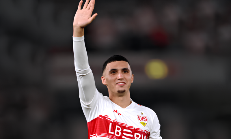 بلال الخنوس يقترب من التوقيع على عقد جديد مع شتوتغارت الألماني