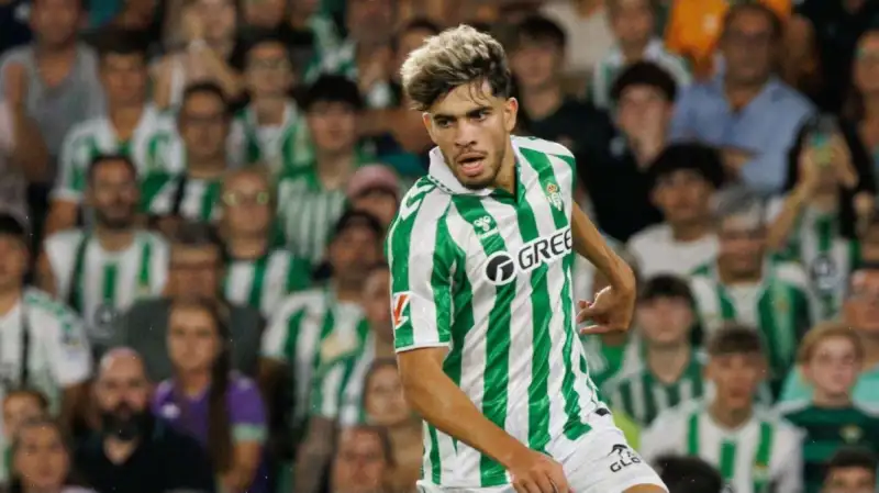 برشلونة يحسم موقفه بخصوص صفقة عبد الصمد الزلزولي