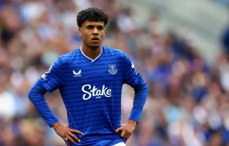 آدم أزنو يدخل ضمن اهتمامات مارسيليا الفرنسي