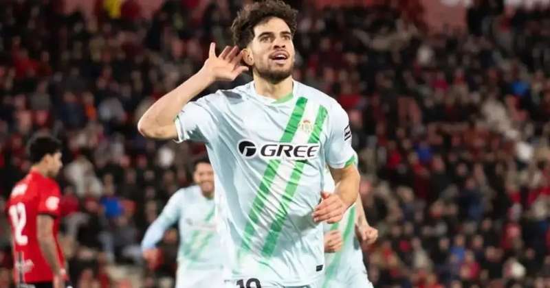 عبد الصمد الزلزولي يثير اهتمام ليفربول الانجليزي