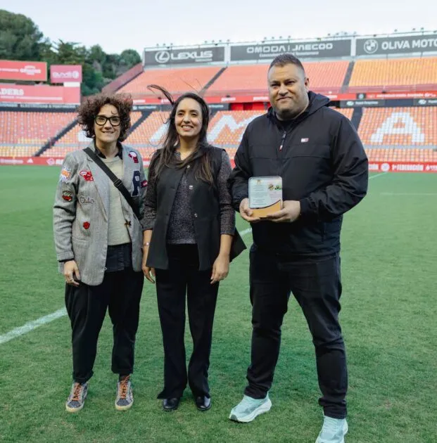 تكريم الإطار الوطني شرف الدين دينار في إسبانيا