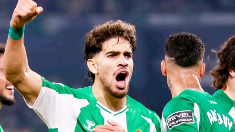 عبد الصمد الزلزولي جناح ريال بيتيس يشهد تحولًا لافتًا خلال الموسم الحالي