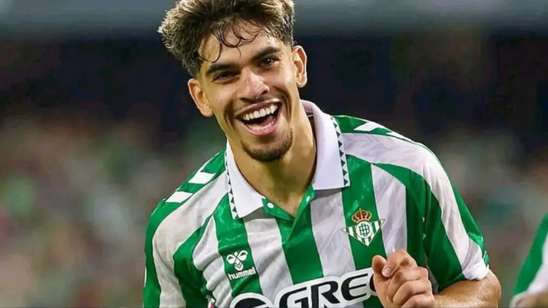 ريال بيتيس يحسم في بيع عبد الصمد الزلزولي