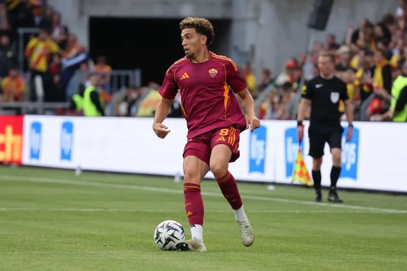 نائل العيناوي يشعل مواقع التواصل الاجتماعي بعد السقوط أمام إنتر ميلان الإيطالي