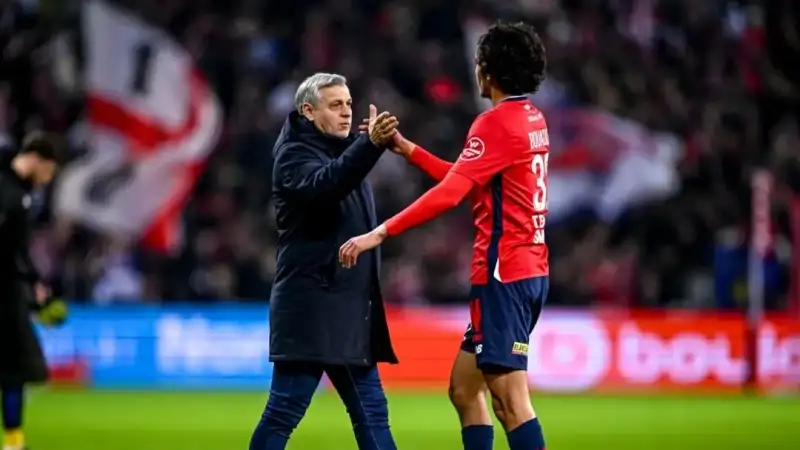 مدرب ليل الفرنسي يرد على قرار أيوب بوعدي بتمثيل المغرب