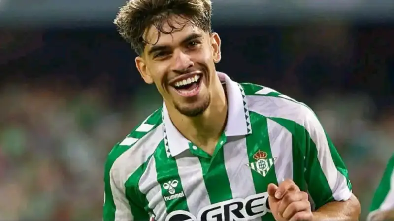 أندية الدوري الإنجليزي تتسابق للتعاقد مع عبد الصمد الزلزولي
