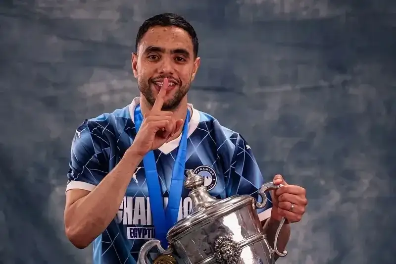 خلاف بين مدرب بيراميدز والإدارة بسبب مستقبل محمد الشيبي