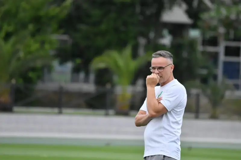 محمد وهبي يكشف القائمة الموسعة للمنتخب الوطني المغربي