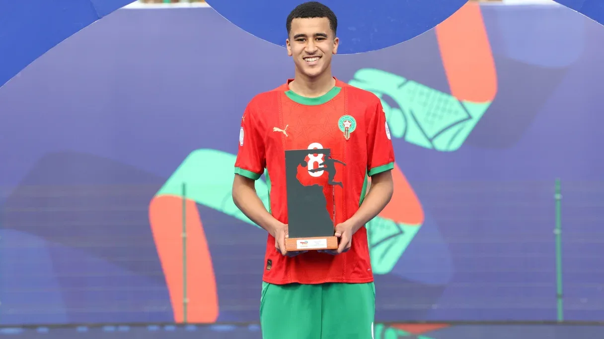 موهبة أياكس أمستردام عبد الله وزان يختار تمثيل المغرب رسمياً