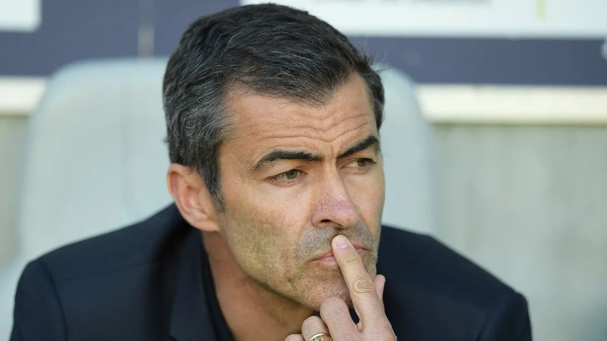 المغرب الفاسي يضع اللمسات الأخيرة على عقد مدربه الجديد روي ألميدا