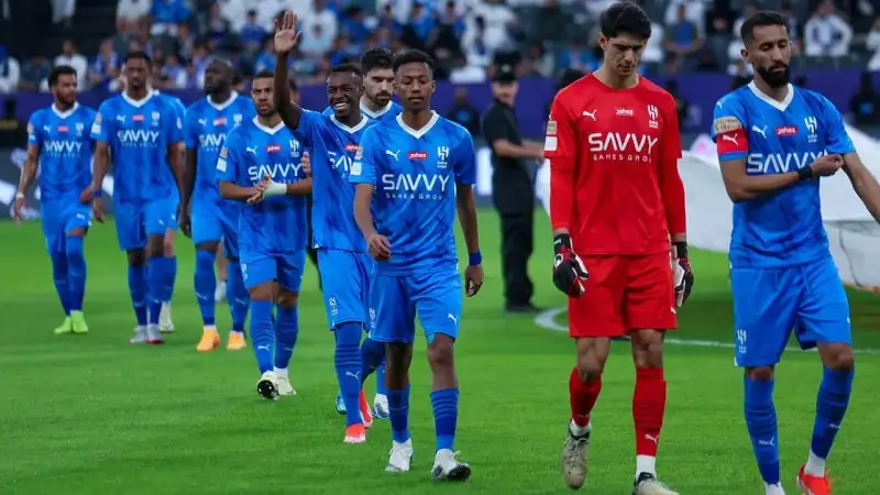ياسين بونو يرحل عن الهلال السعودي و يعود إلى أوروبا