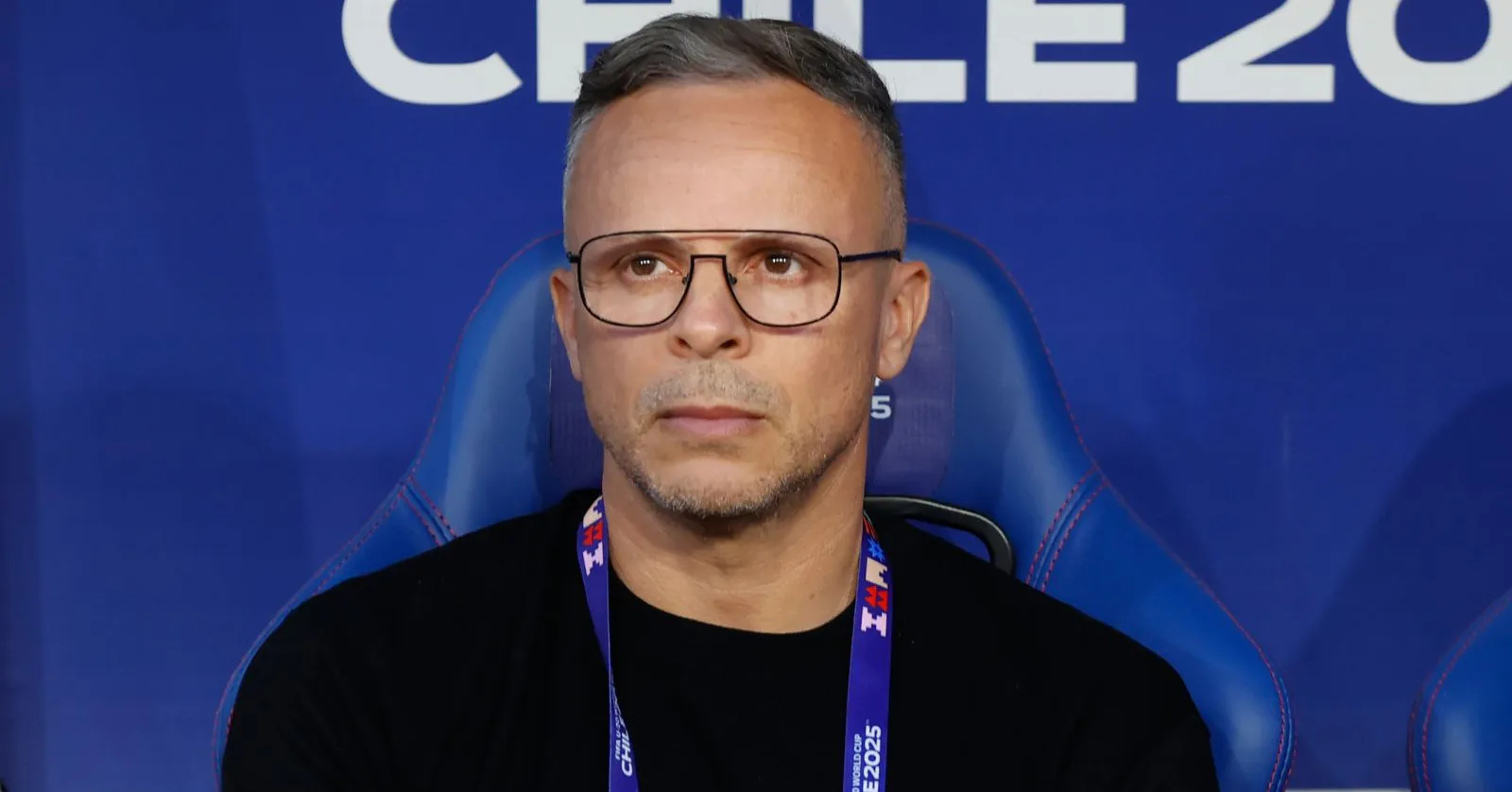 وهبي يطير إلى أوروبا لإقناع نجل فان بيرسي ومواهب أخرى بتمثيل المغرب