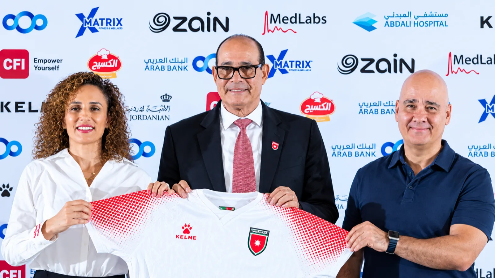 الزاكي يتدارك الموقف ويوجه دعوة مفاجئة للاعب جديد لمنتخب الأردن