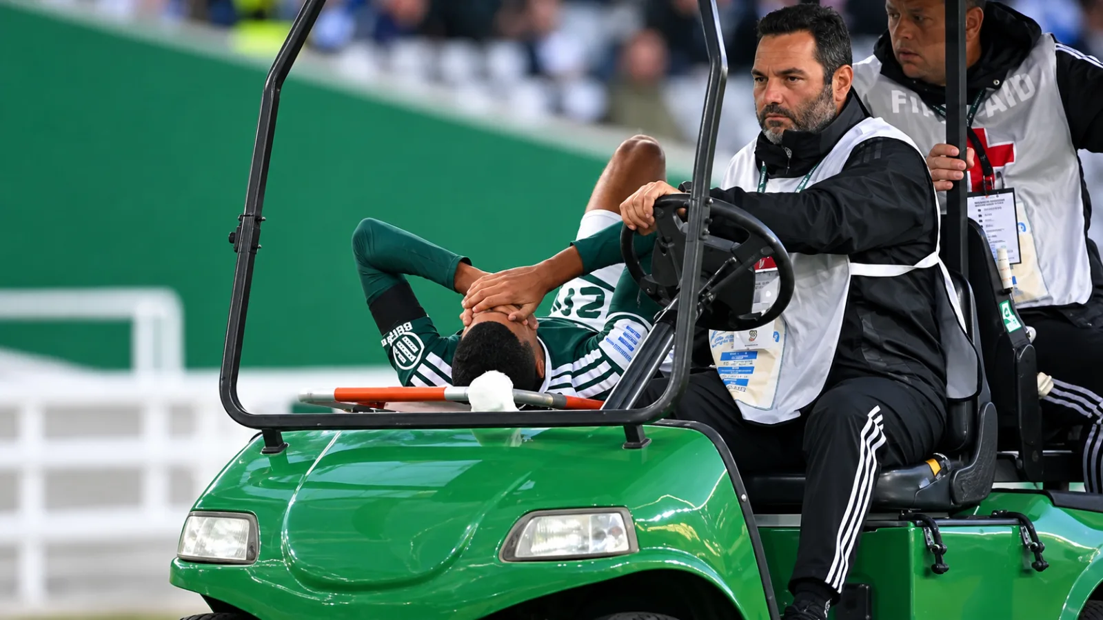 ضربة موجعة.. إصابة قوية تبعد أوناحي عن الملاعب لـ3 أشهر وتغيبه عن المنتخب