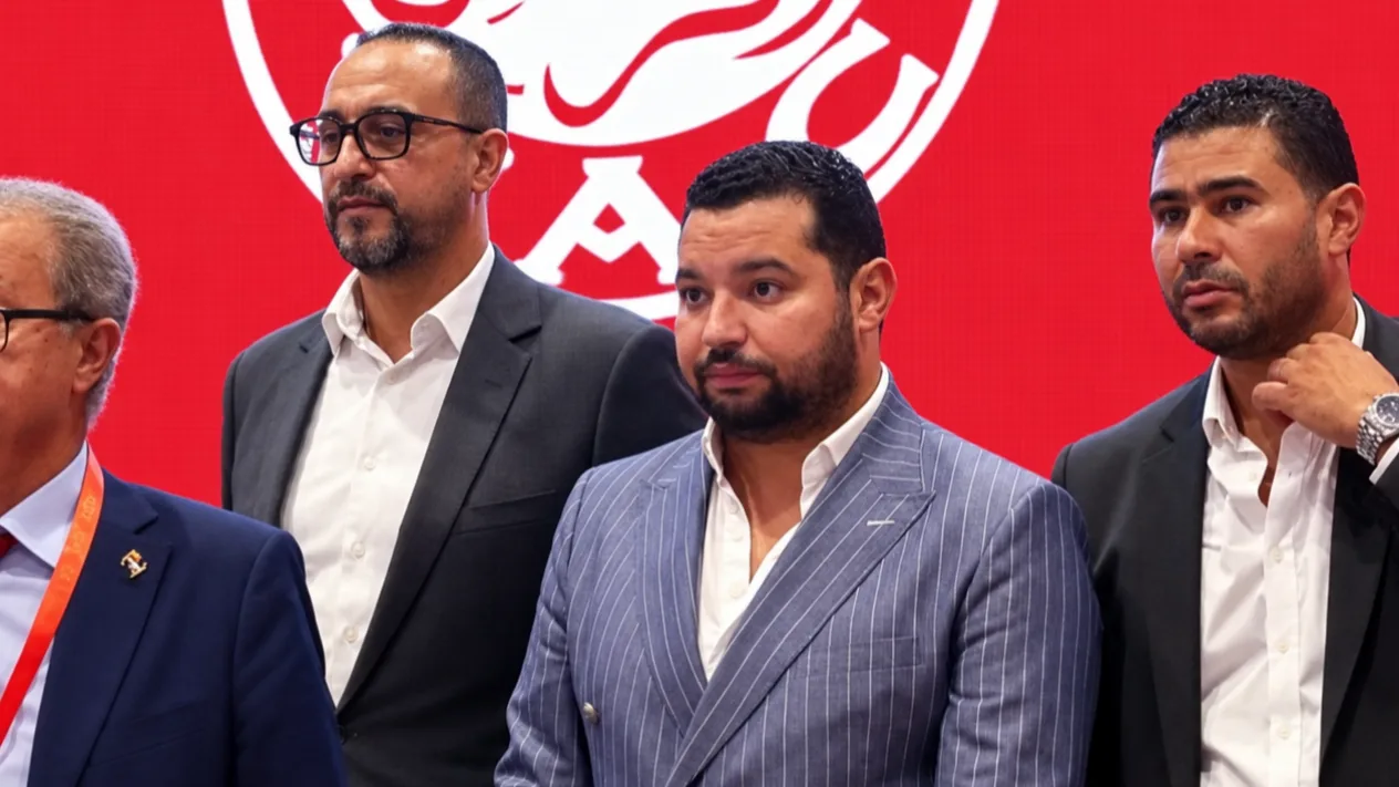 أزمة مالية تشتعل بين العسري وآيت منا والنابي يرتب بيت الوداد