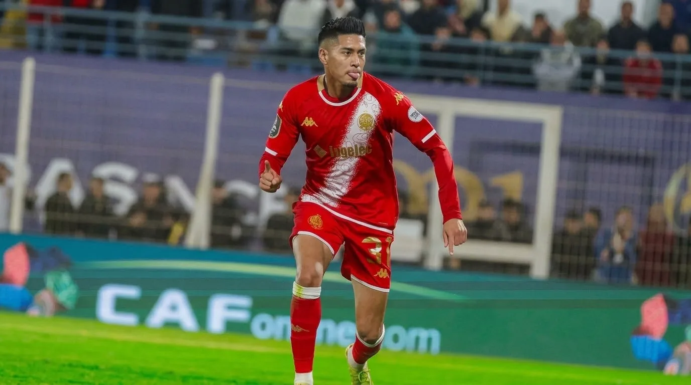 خلاف مالي يعلق صفقة انتقال فاكا إلى الرياض السعودي واللاعب يعود للوداد الرياضي